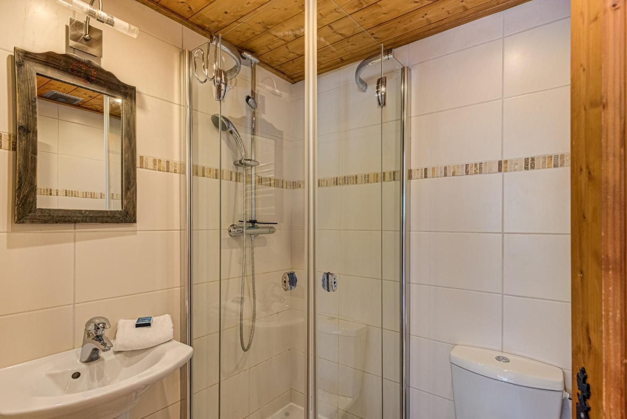 Apartment Chamouny - Alpes Travel - Chamonix - Sleeps 8 Luaran gambar